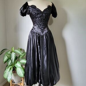 VINTAGE BLACK BEADED COCKTAIL FORMAL DRESS BEST FITS SMALL